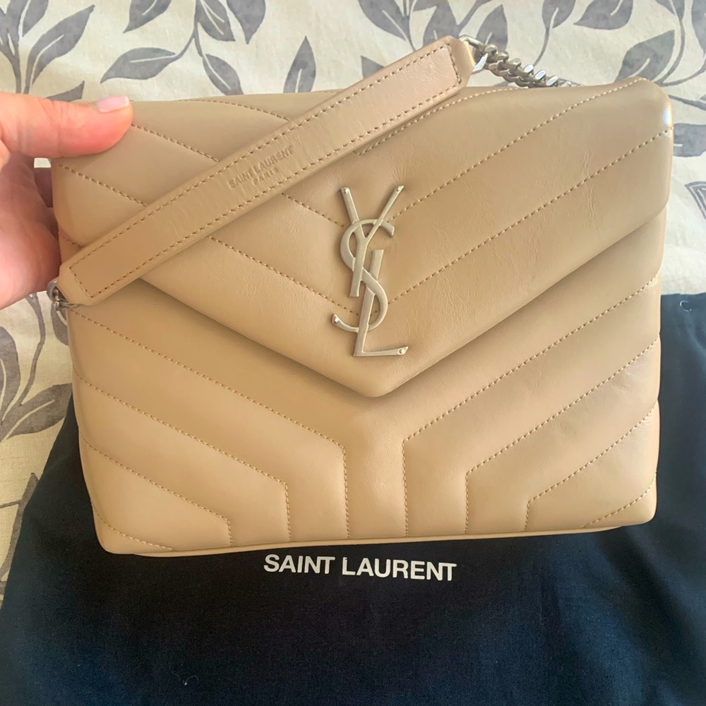 Yves Saint Laurent LouLou Med Handbag